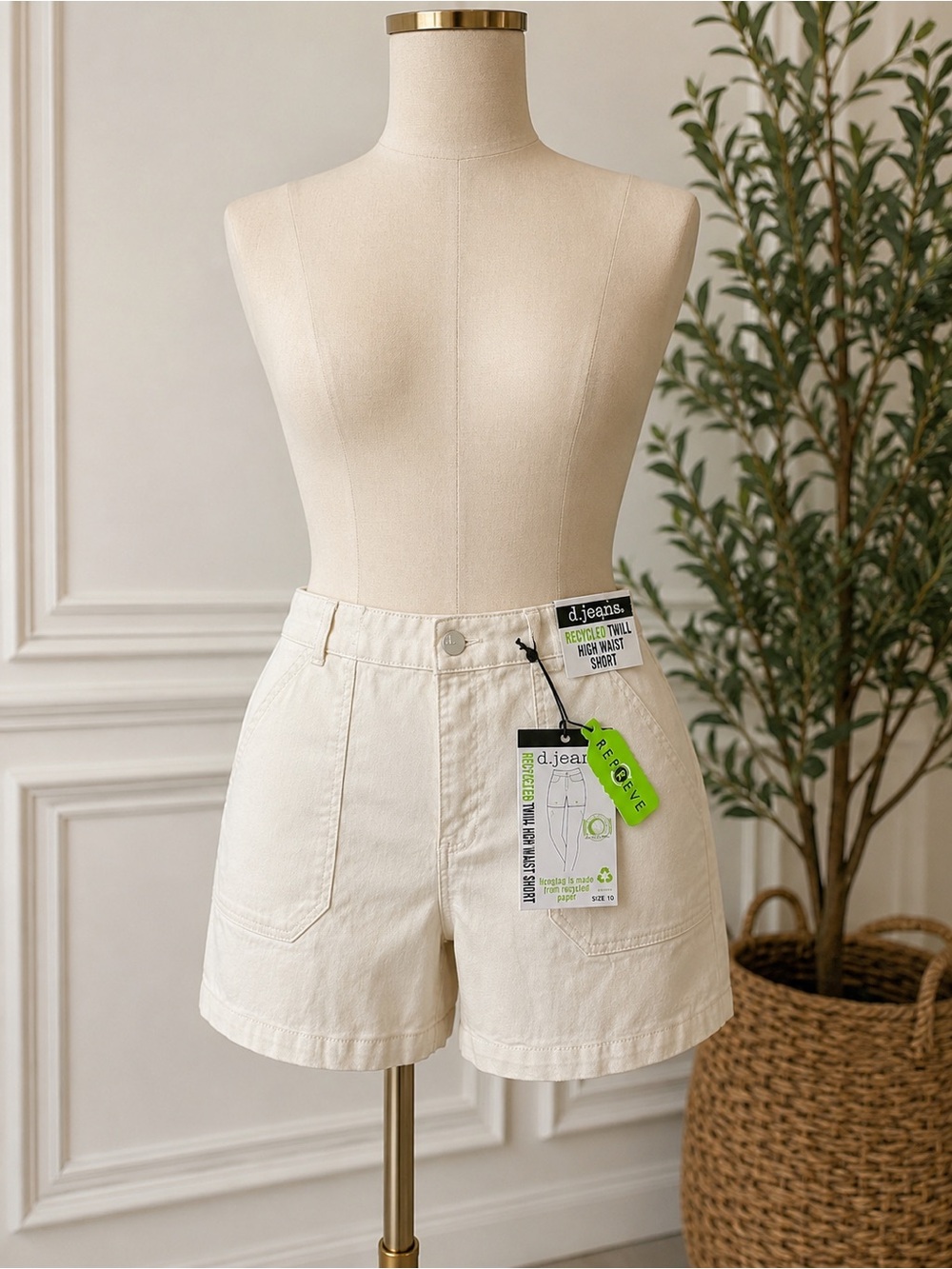 d. jeans Cream High-Waist Cotton Shorts